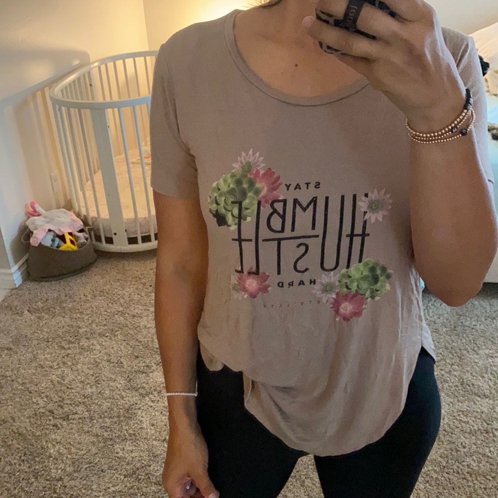 Lira Stay Humble tee